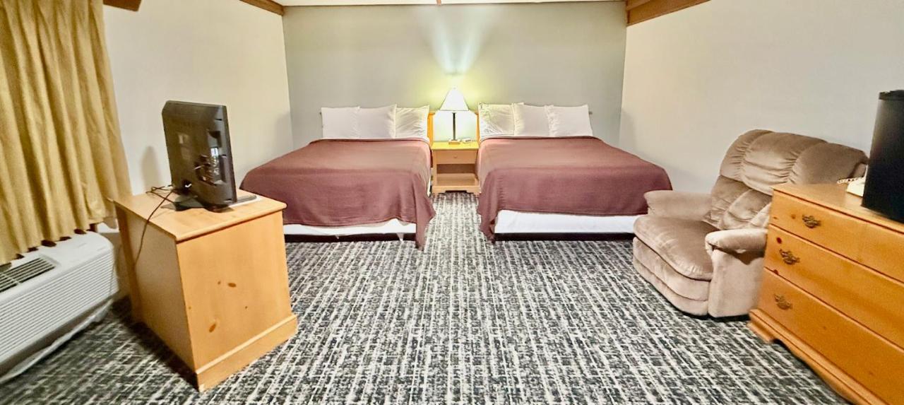 Queen Room with Two Queen Beds at Don Q Inn