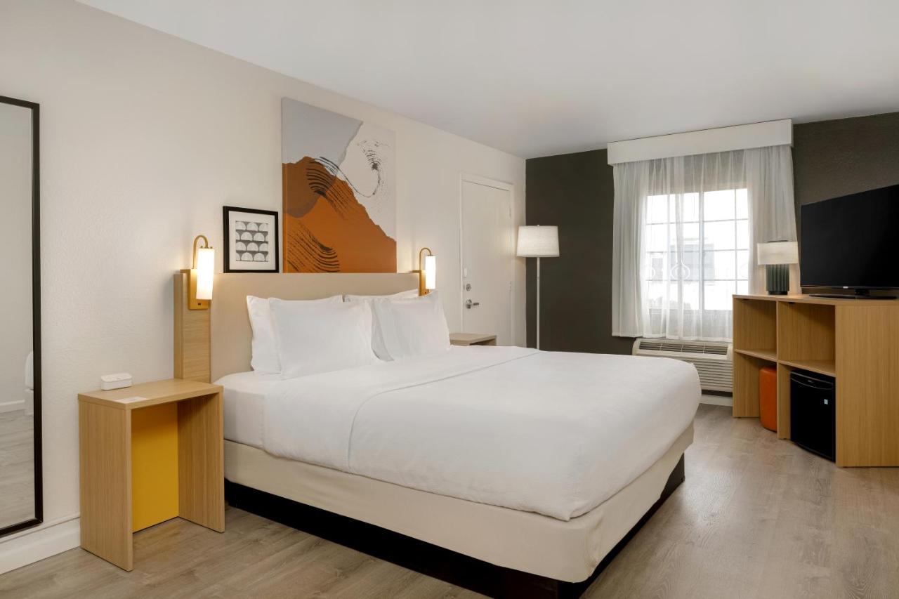 | Baymont by Wyndham Rock Springs