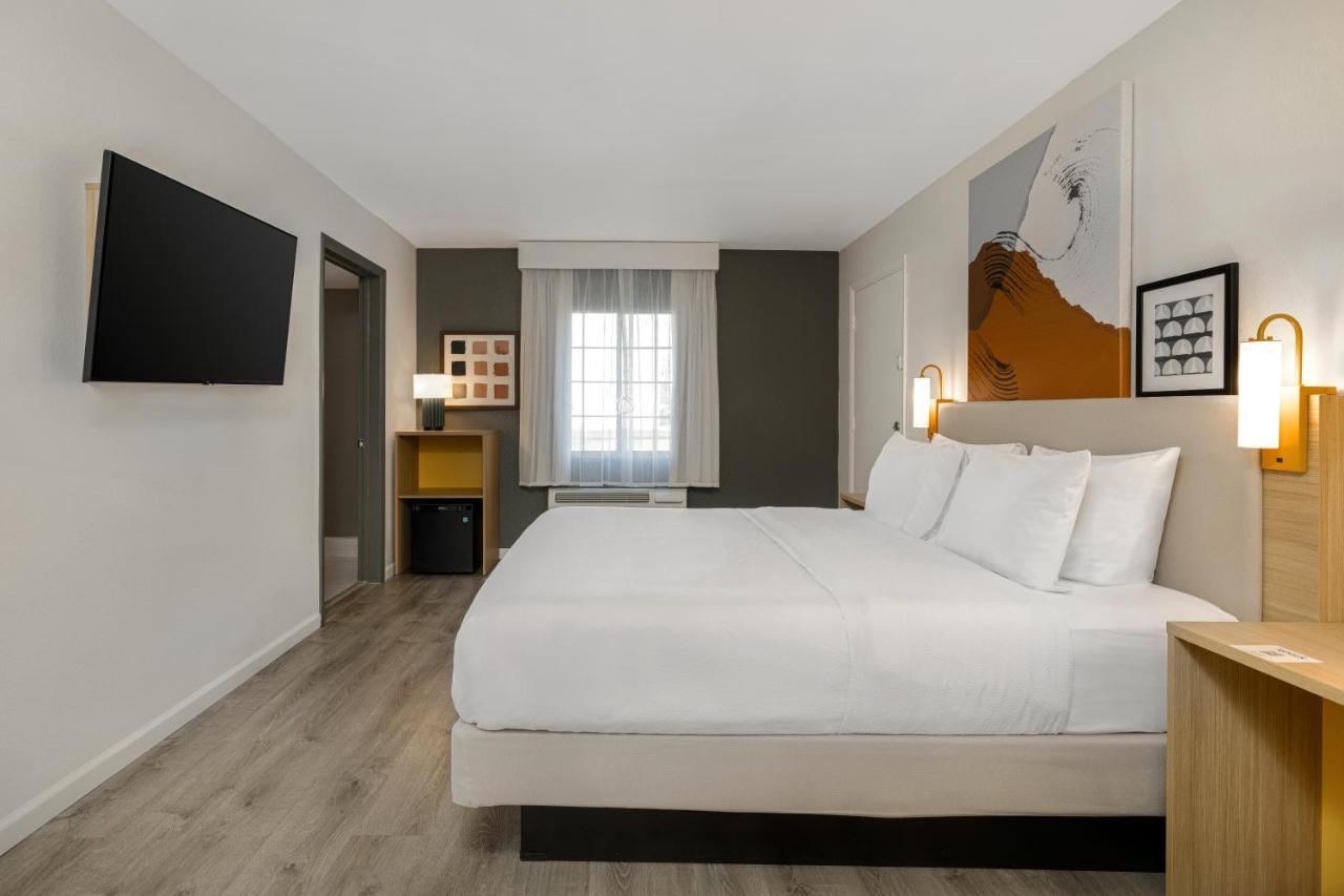 | Baymont by Wyndham Rock Springs
