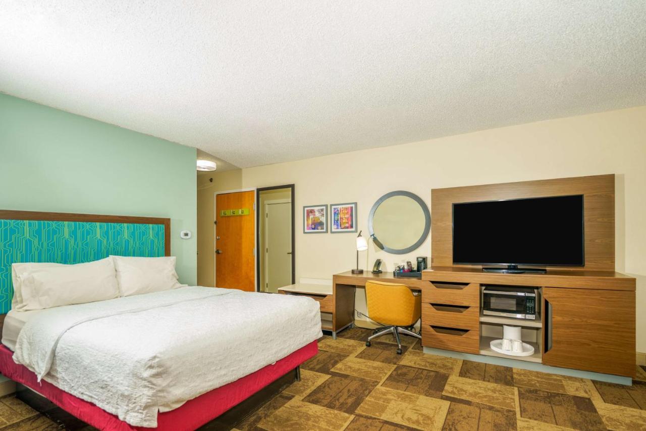 Deluxe Queen Room with Two Queen Beds - Non-Smoking at Hampton Inn Hutchinson