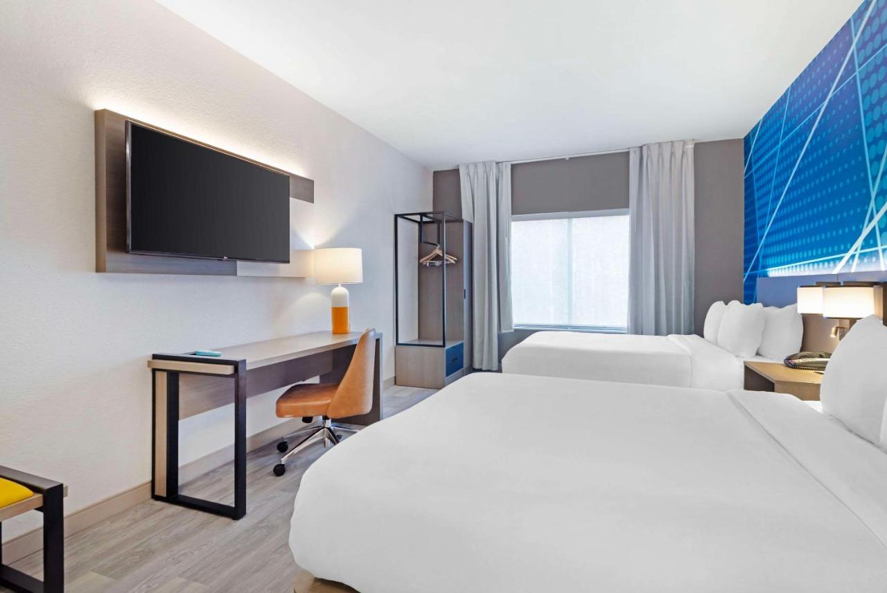 Queen Suite - Non-Smoking at Comfort Suites Northside Hospital Gwinnett