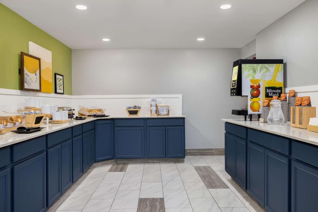 | Baymont by Wyndham Rock Springs