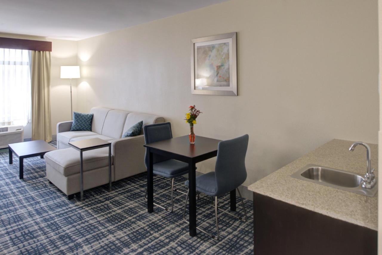 King Suite - Non-Smoking at Holiday Inn Belcamp - Aberdeen Area, an IHG Hotel