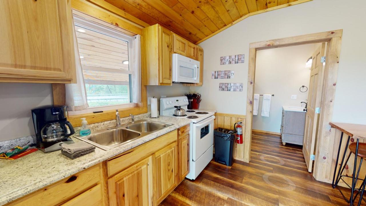 | Rough Cut Lodge
