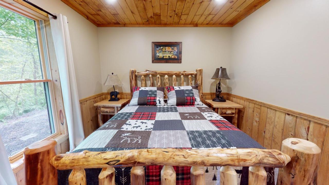 | Rough Cut Lodge