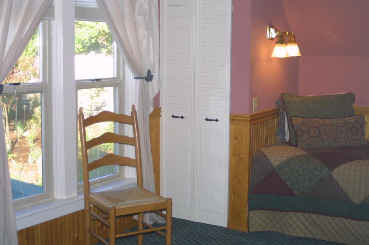  | Arden Forest Inn