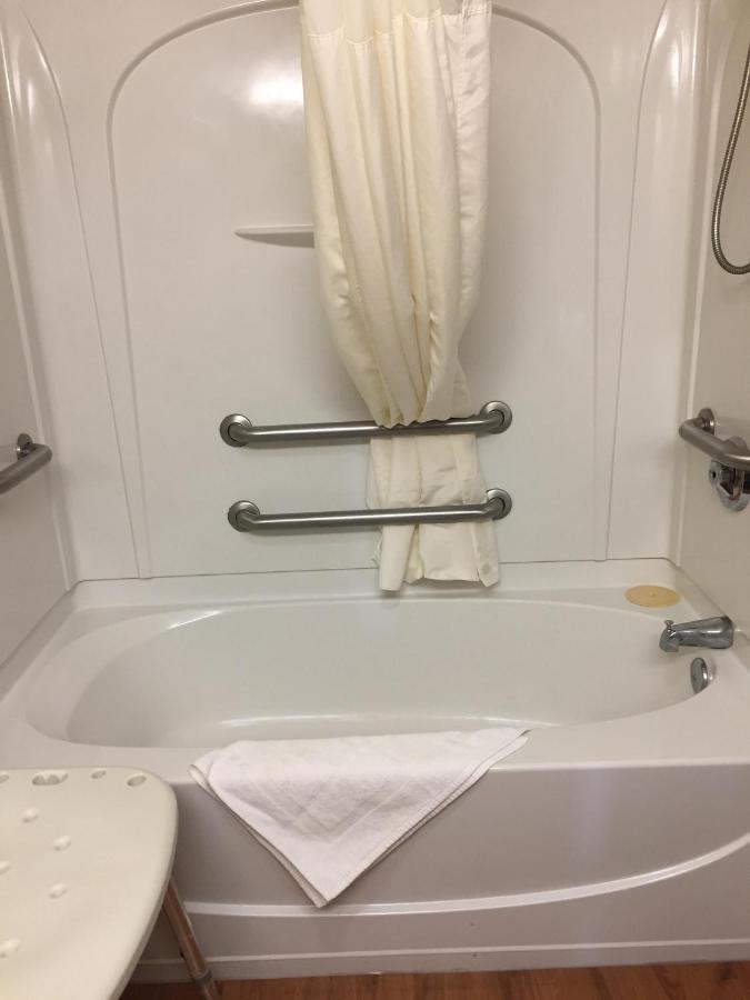 | Best Western Ocean Sands Beach Resort