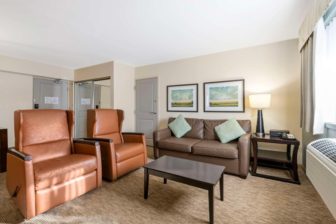King Suite at Best Western Plus InnTowner Madison
