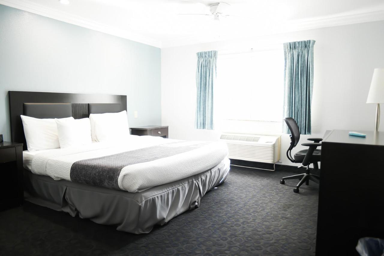 King Room - Non-Smoking at Days Inn by Wyndham West Covina