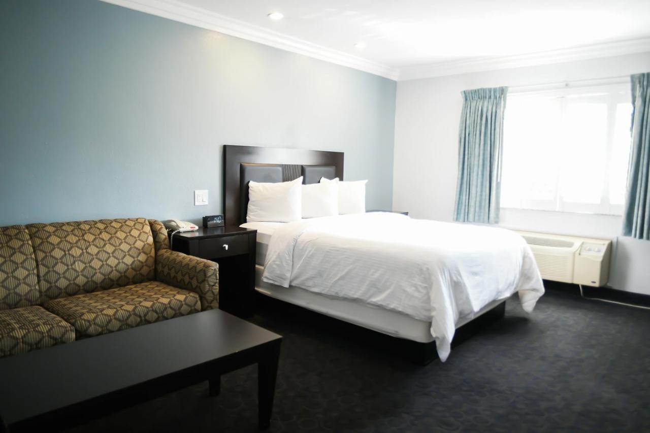 Queen Room - Non-Smoking at Days Inn by Wyndham West Covina