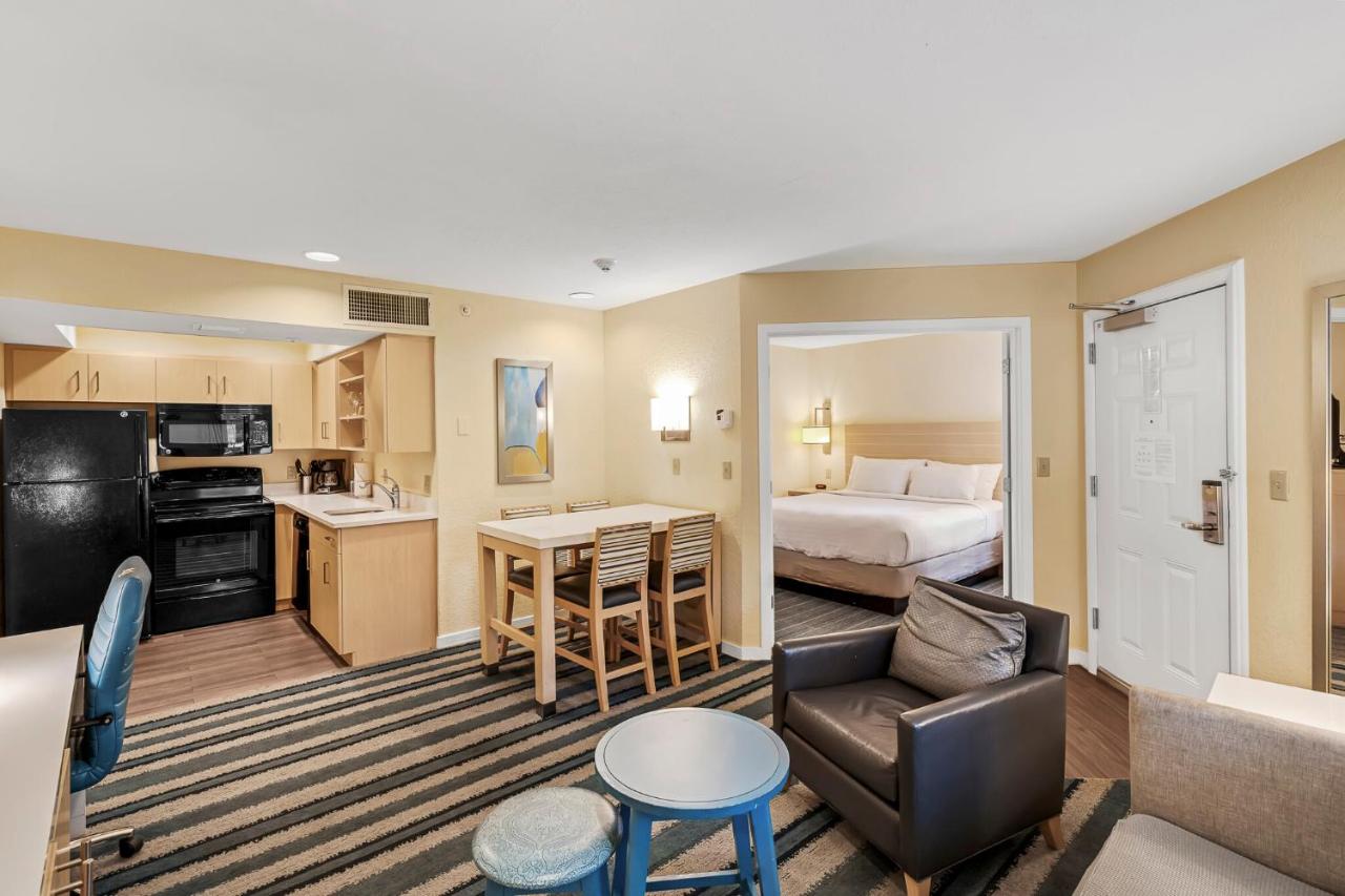 | Sonesta ES Suites Philadelphia Malvern