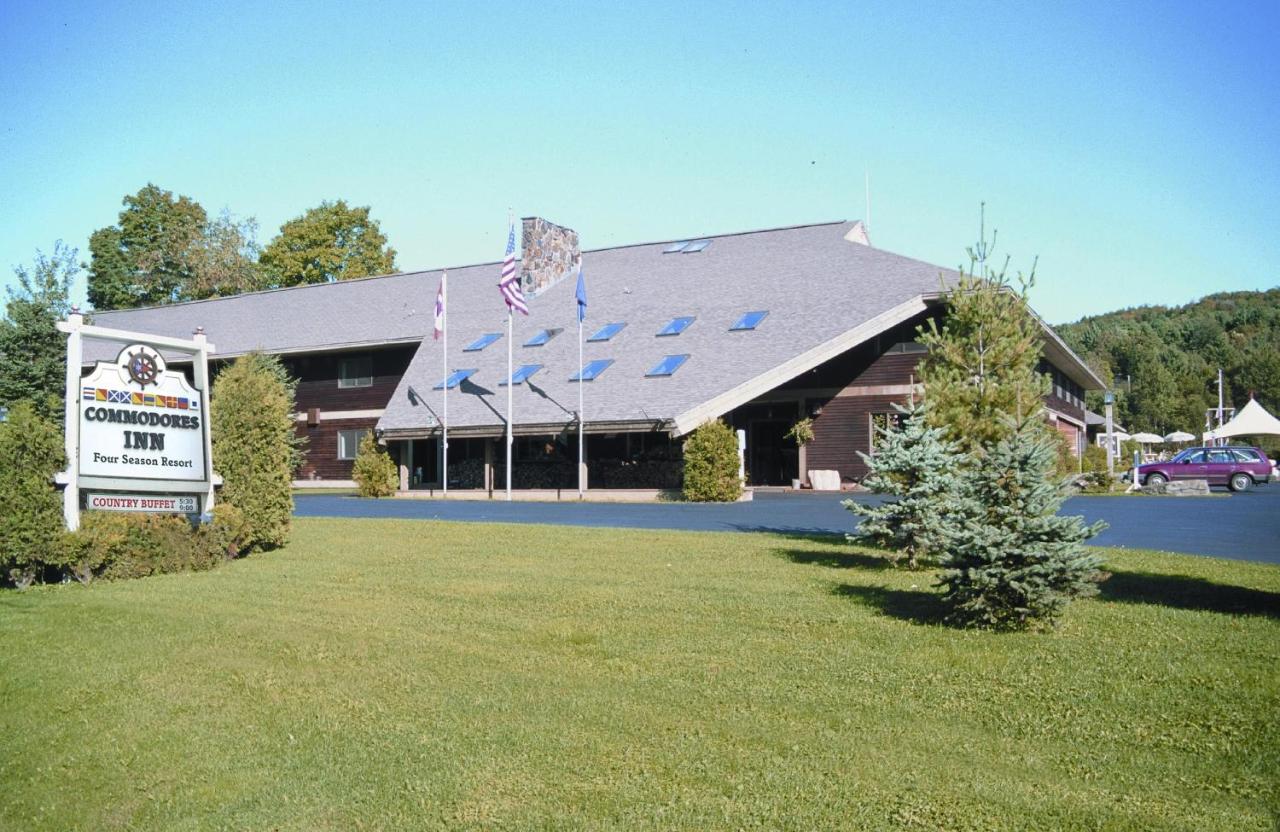 | Commodores Inn