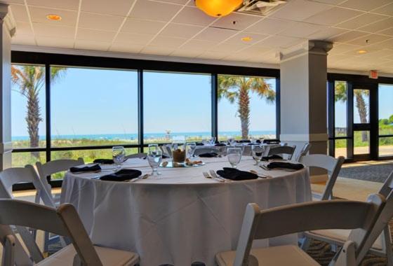 | Shell Island Resort - All Oceanfront Suites