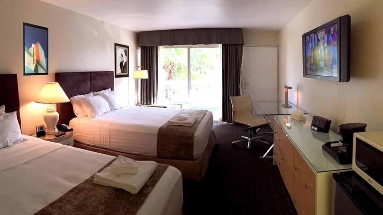 Superior Queen Room with Two Queen Beds at Floridian Hotel