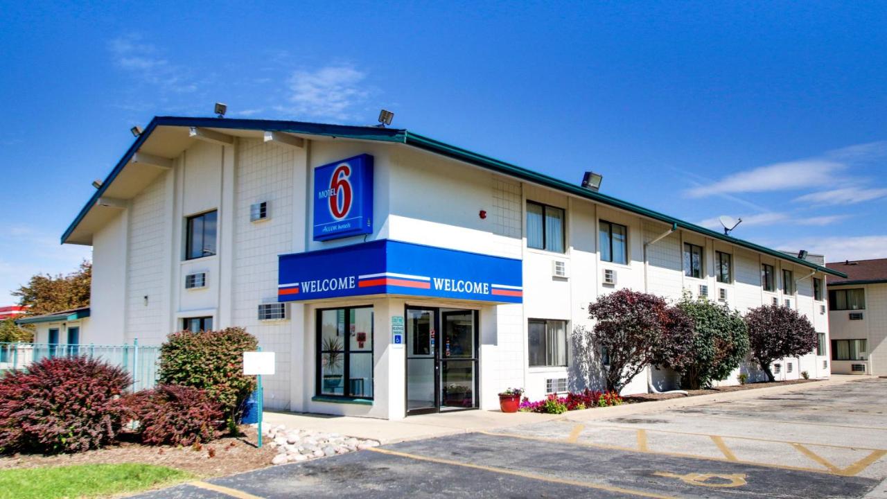 | Motel 6-Normal, IL - Bloomington Area