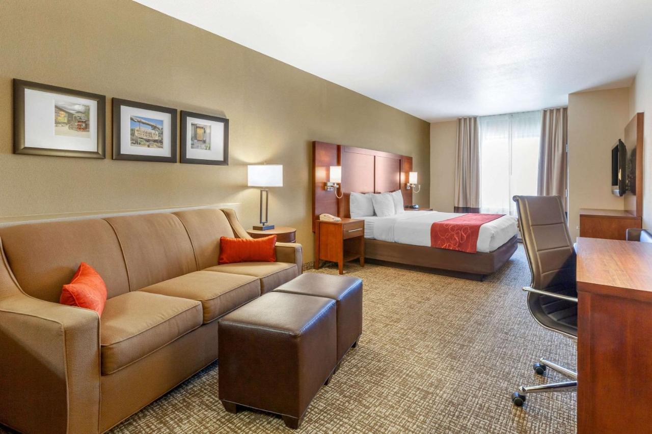 Superior Family Suite - Non-Smoking at Comfort Suites Glendale - State Farm Stadium Area