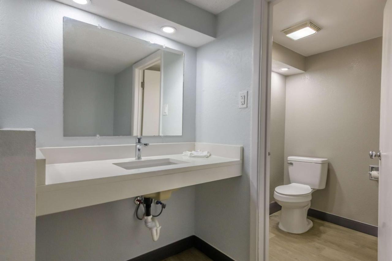 | Motel 6-Ocala, FL - Conference Center