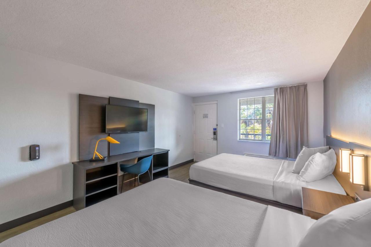 | Motel 6-Ocala, FL - Conference Center