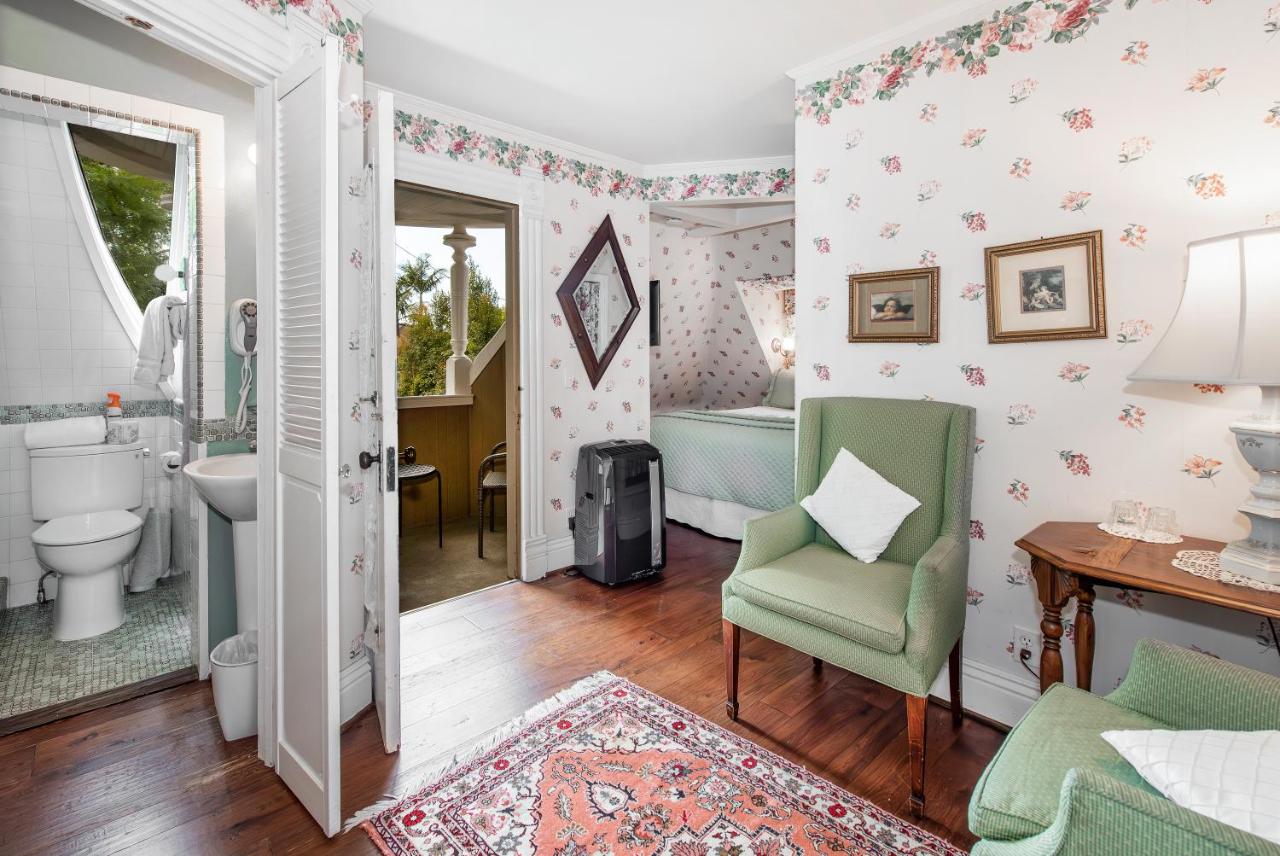 | Bath Street Inn