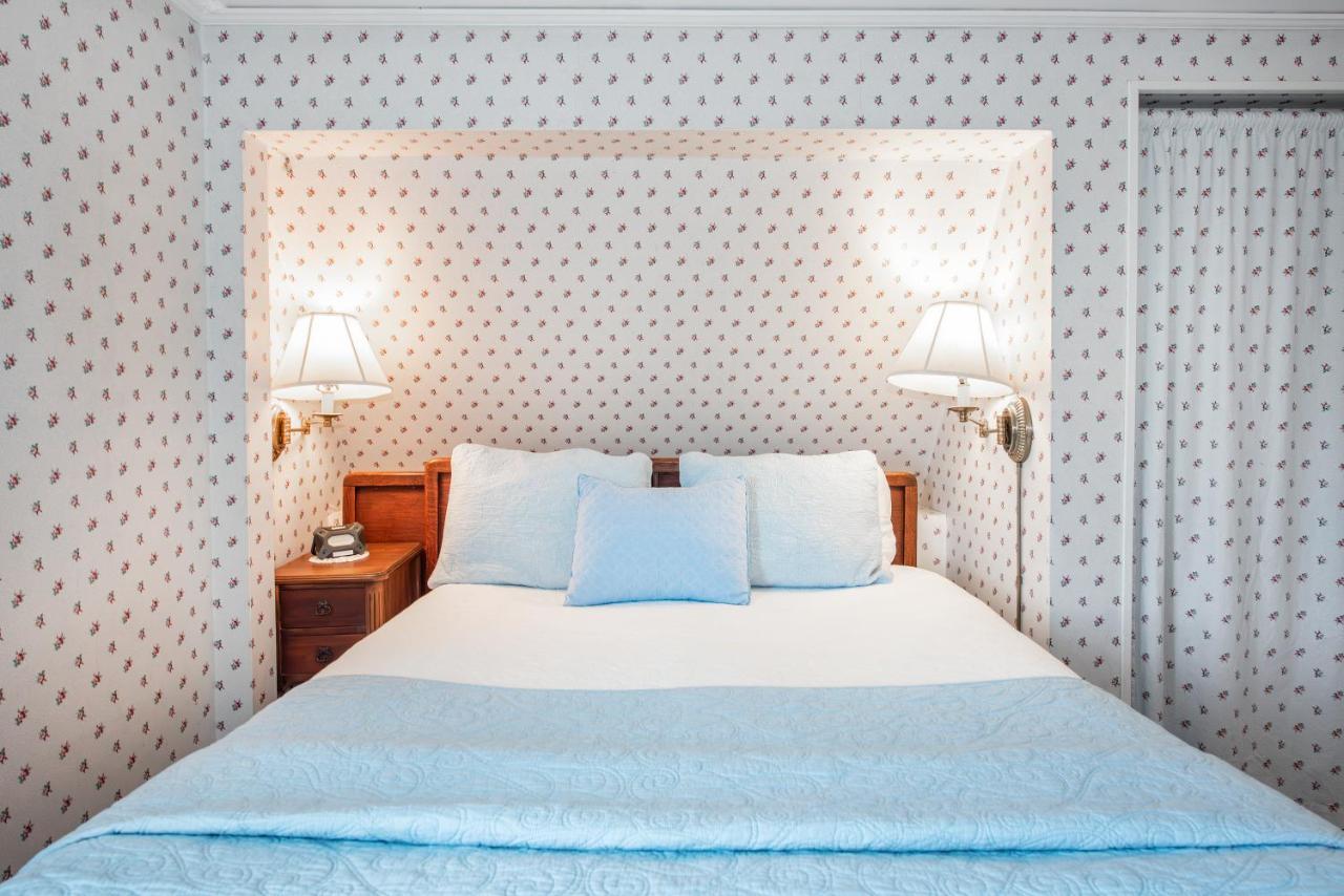 | Bath Street Inn