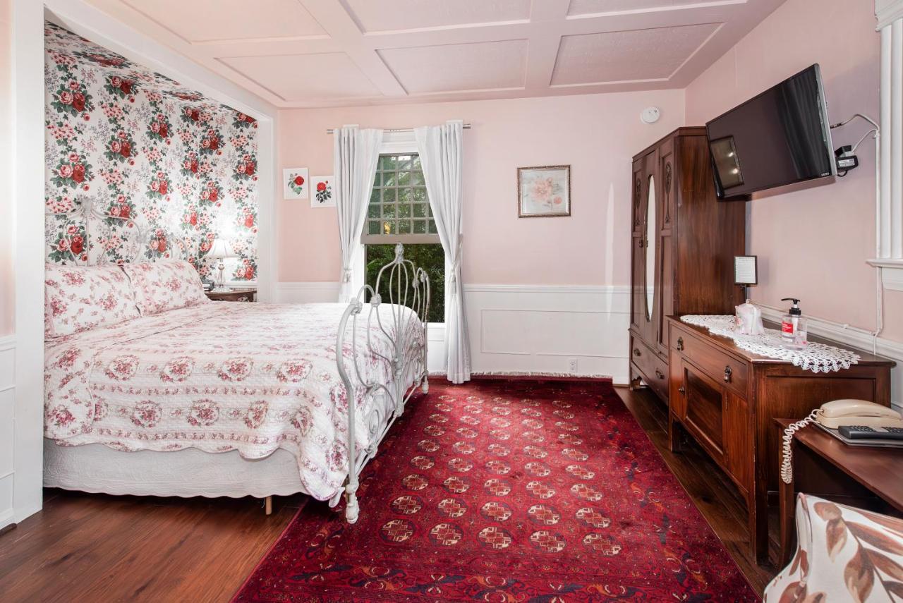 | Bath Street Inn