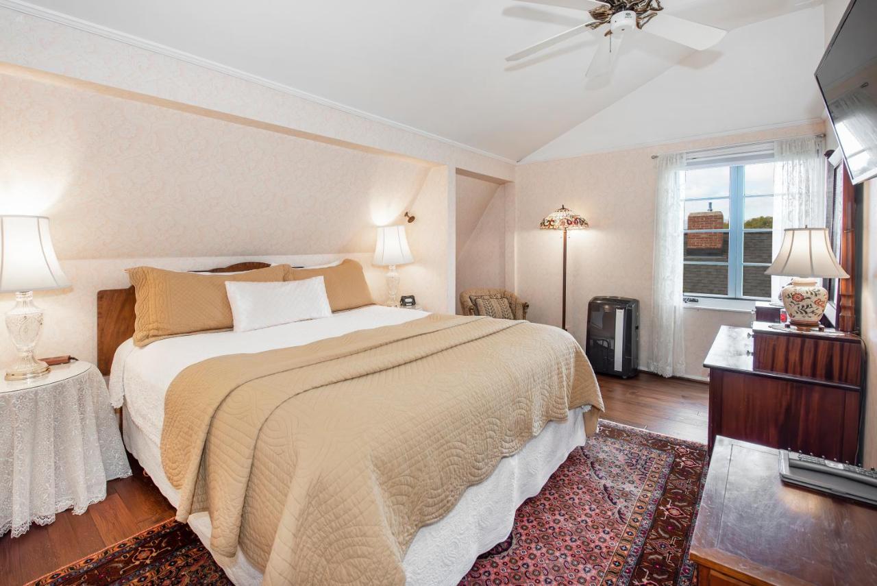 | Bath Street Inn