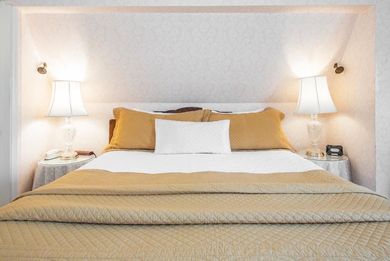 | Bath Street Inn