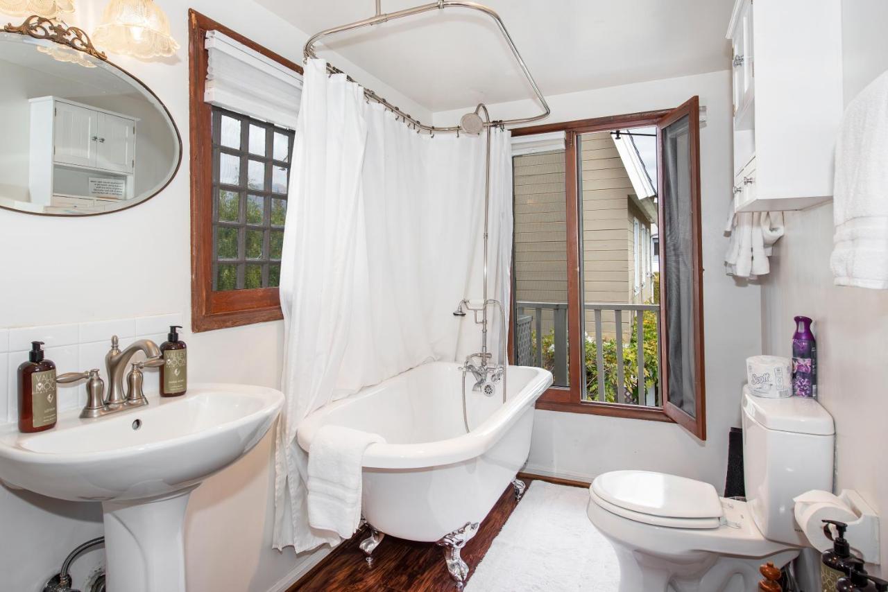 | Bath Street Inn