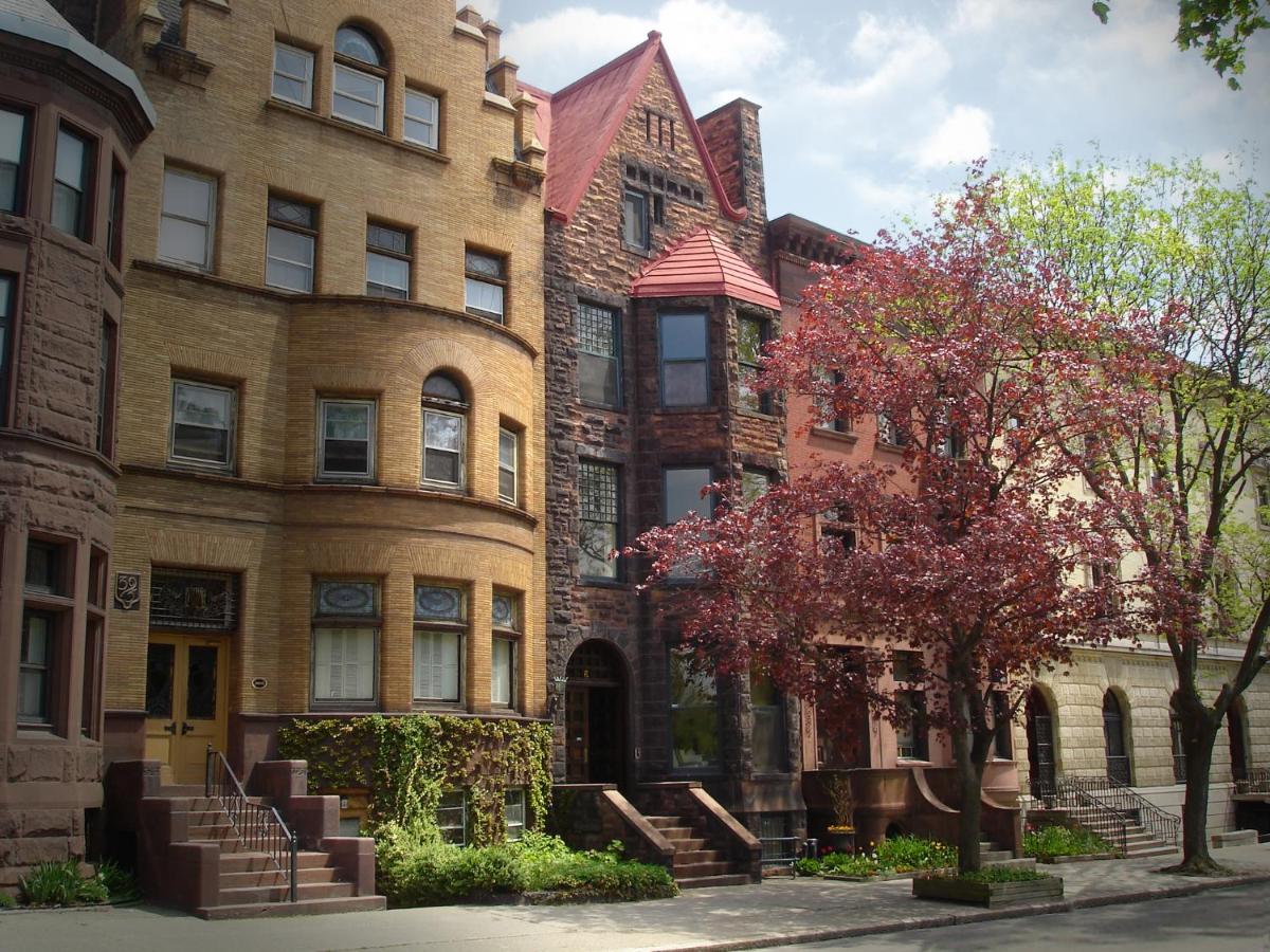 | Morgan State House Inn