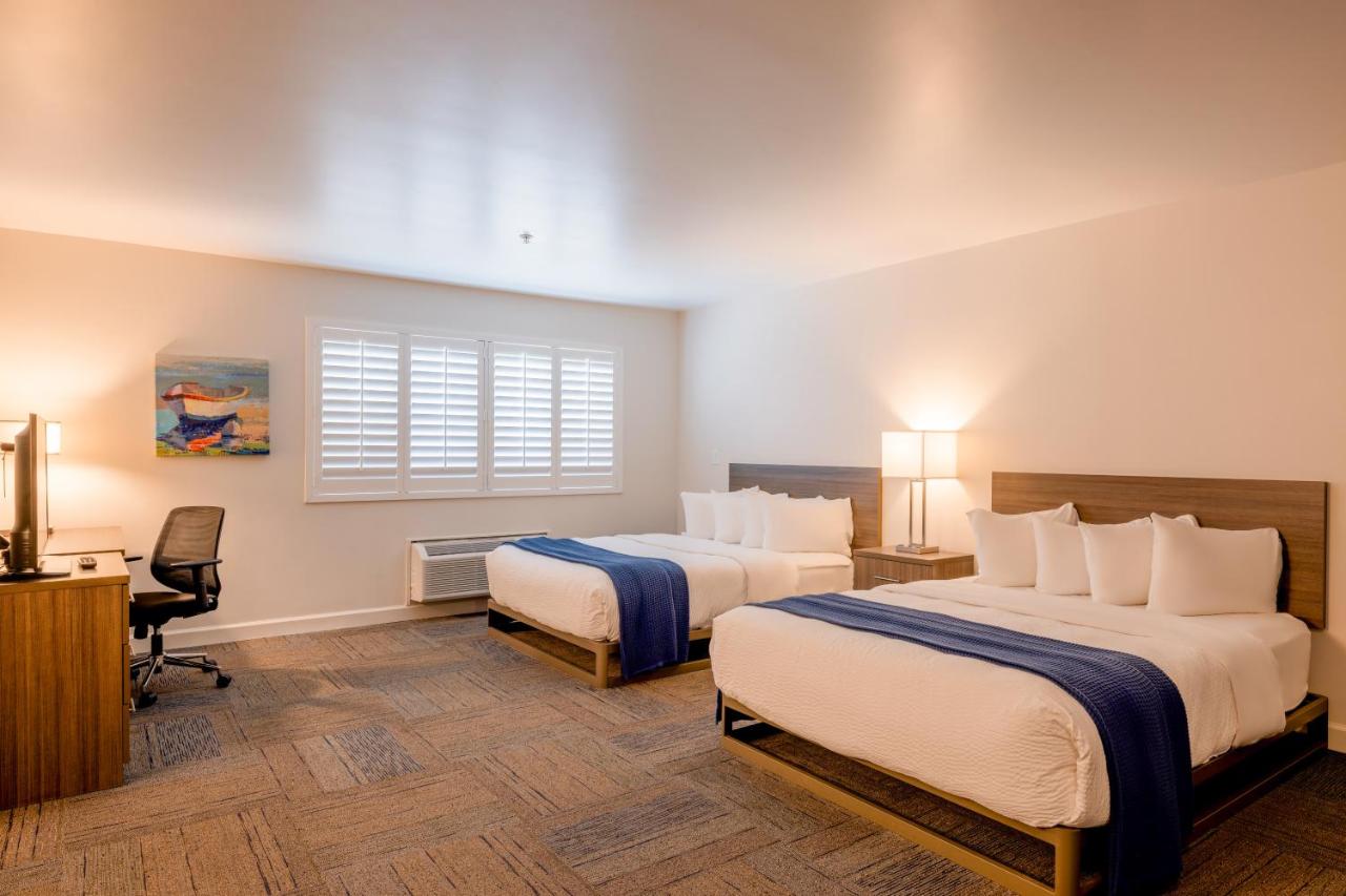 | Inn At Moss Landing Point