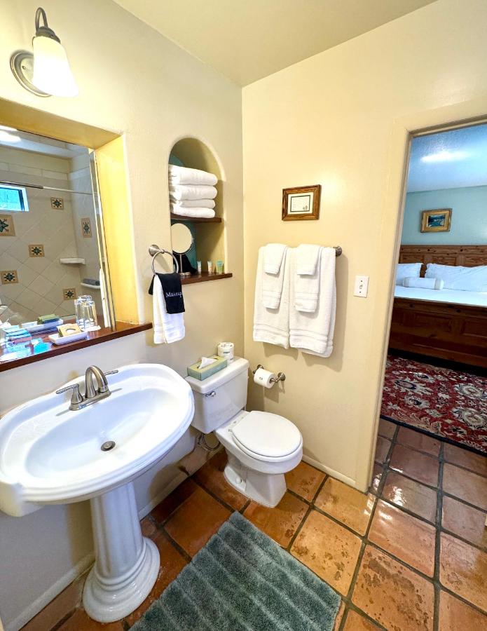Two-Bedroom Bungalow at Blue Iguana Inn