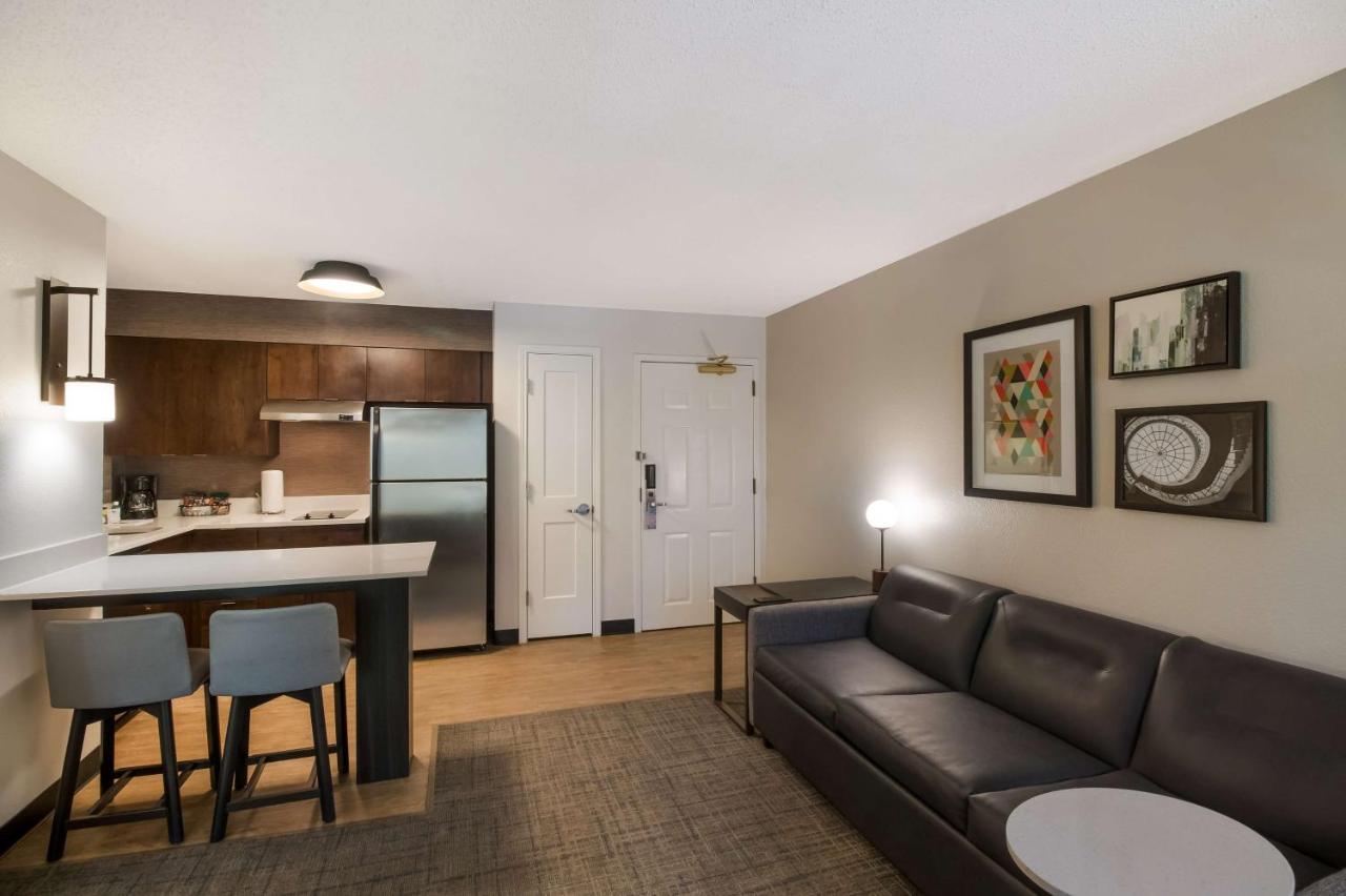 One Bedroom Suite Queen at Sonesta ES Suites Dallas Richardson