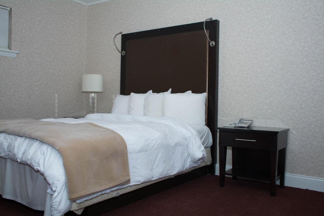 | Atlantic Inn and Suites - Wall Township