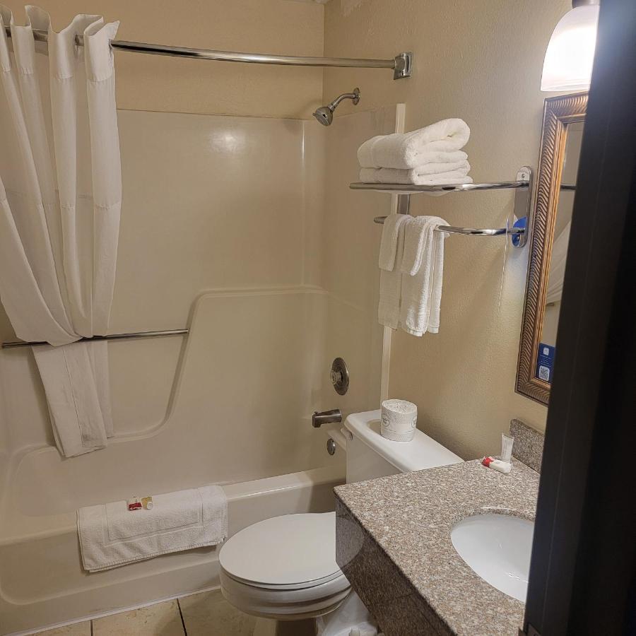 Double Room - Non-Smoking at Days Inn by Wyndham Fort Dodge