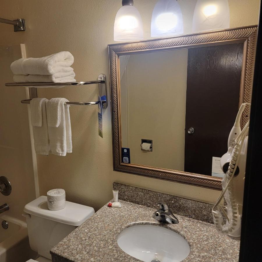 Double Room - Non-Smoking at Days Inn by Wyndham Fort Dodge