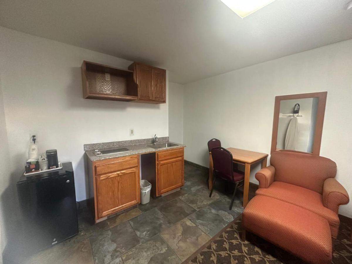 3 Double Beds, Studio Suite, Kitchenette, Non-Smoking
at Days Inn by Wyndham Fort Dodge