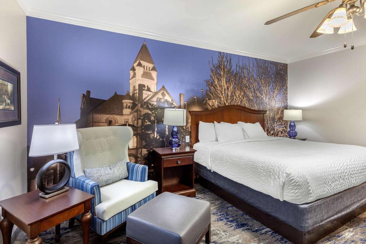 King Room - Non-Smoking at Clarion Pointe Sulphur Springs