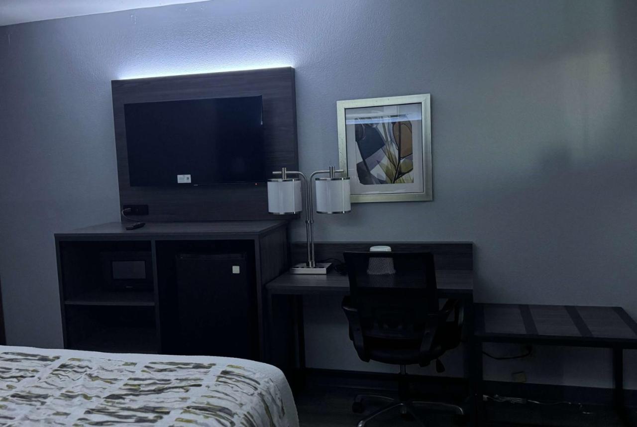 King Room - Non-Smoking at Baymont By Wyndham Dayton North