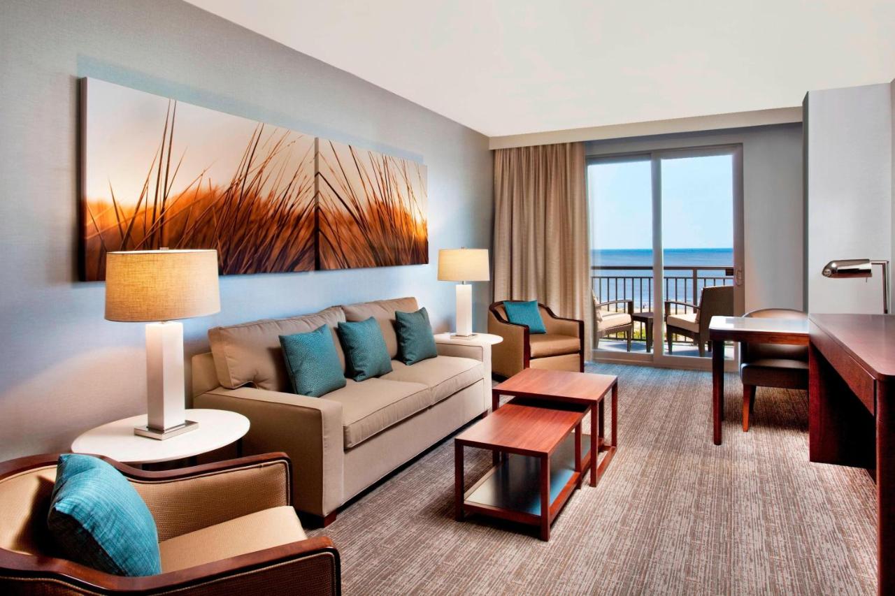 Ocean Front, 1 Bedroom Junior Suite, 1 King, Balcony at The Westin Jekyll Island Beach Resort