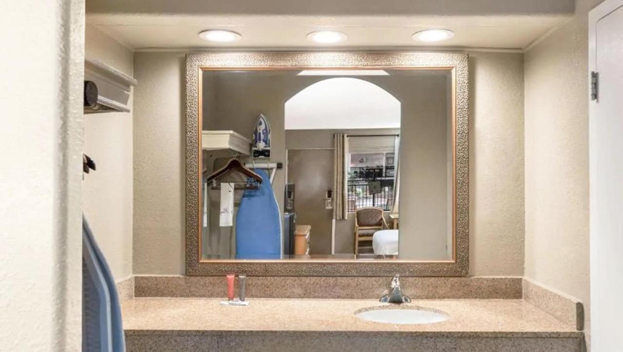Queen Room with Two Queen Beds - Interior Entrance at Pearl on the Concho
