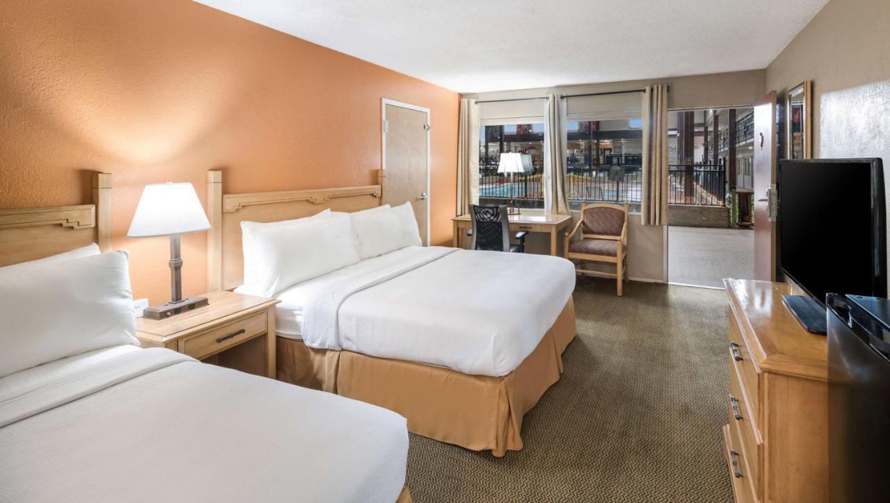 Queen Room with Two Queen Beds - Interior Entrance at Pearl on the Concho