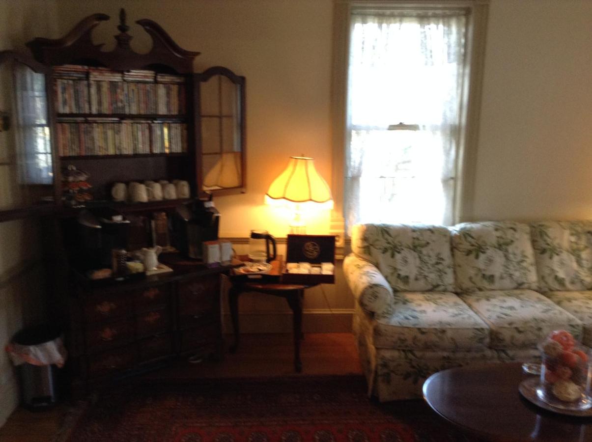 | Parsonage Inn Bed and Breakfast
