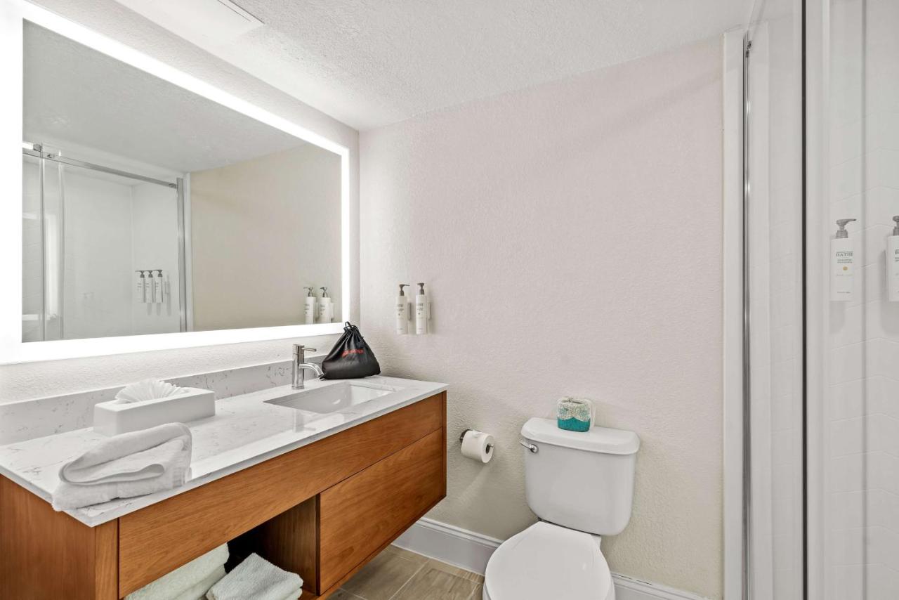 King Room - Disability Access at Sonesta Essential Orlando Airport