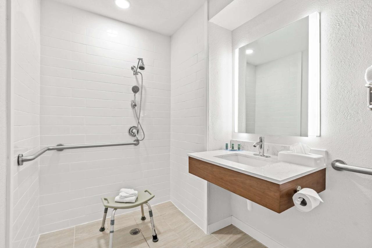 Room #5612423 at Sonesta Essential Orlando Airport