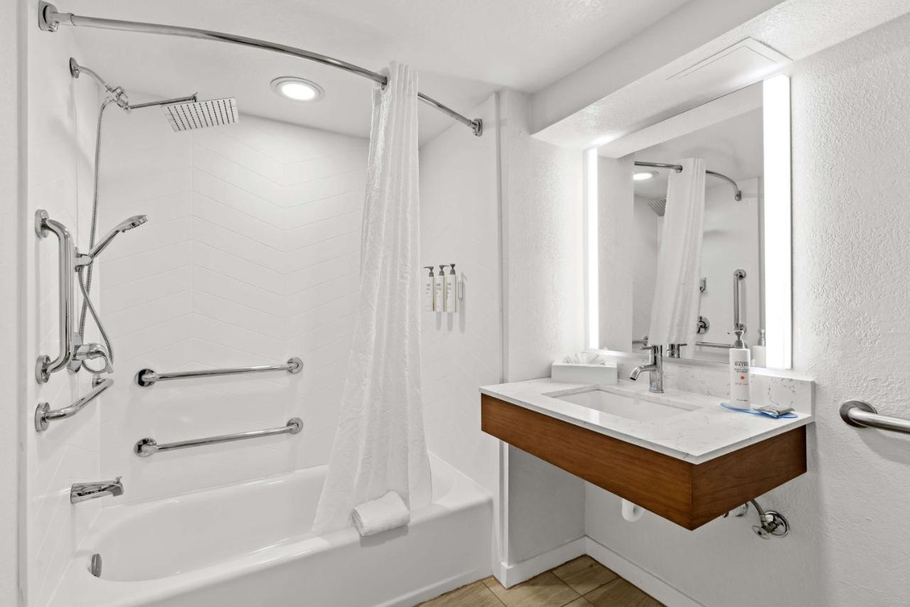 Room #5612424 at Sonesta Essential Orlando Airport