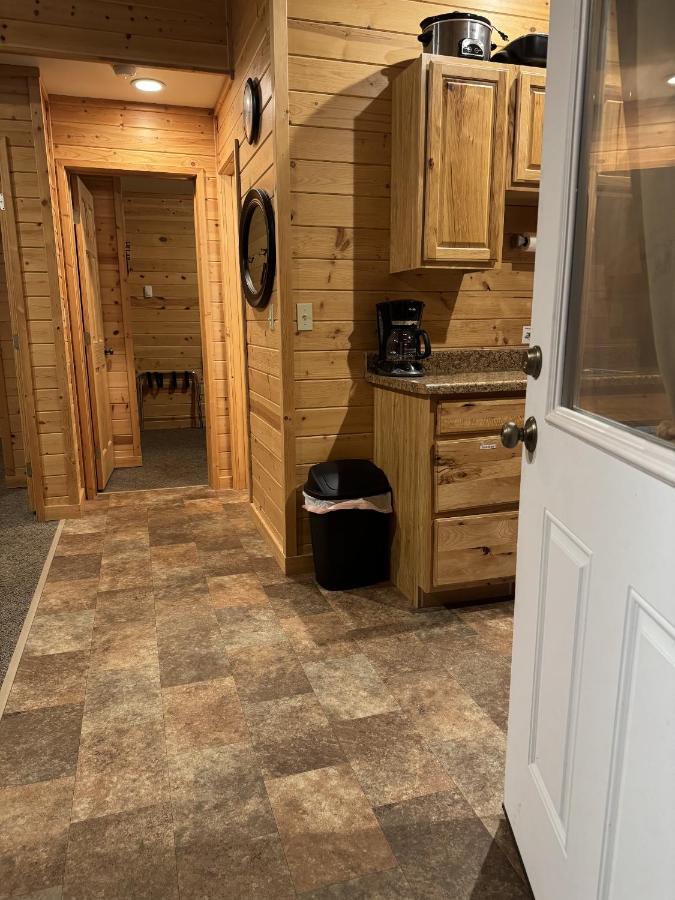 | Susitna River Lodging, Backwoods Cabins