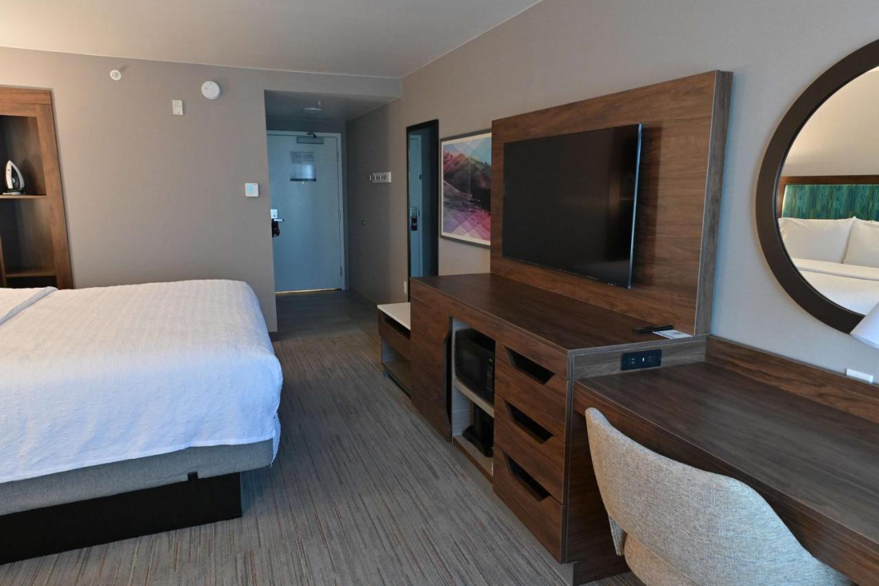 King Study with Sofa Bed - Non-Smoking at Hampton Inn Milpitas