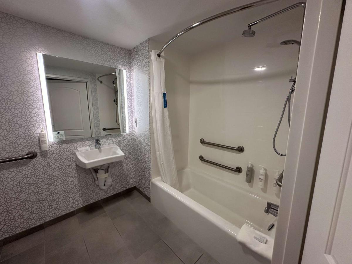 King Room - Disability Access at Hampton Inn Milpitas