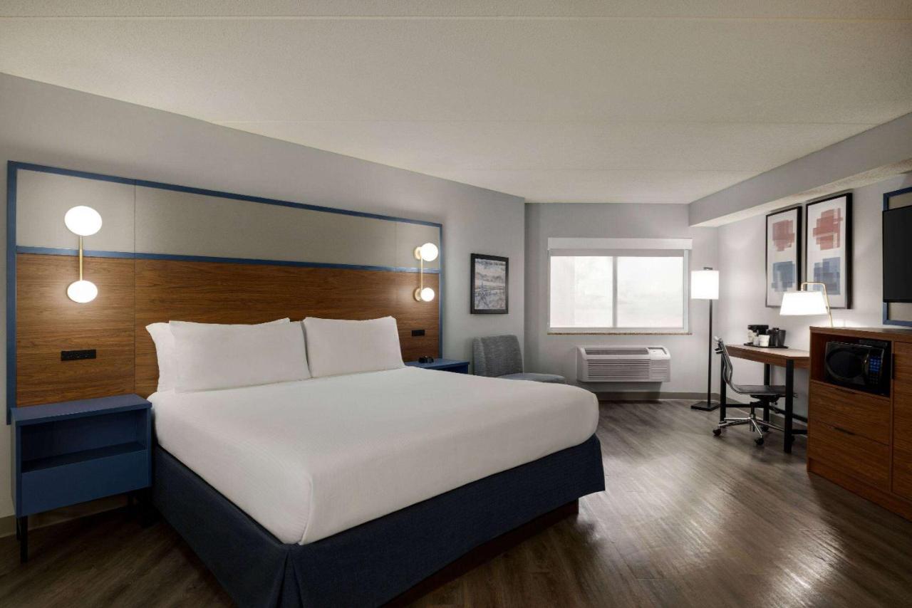 Deluxe King Room - Non-Smoking at Americinn by Wyndham Lincoln South