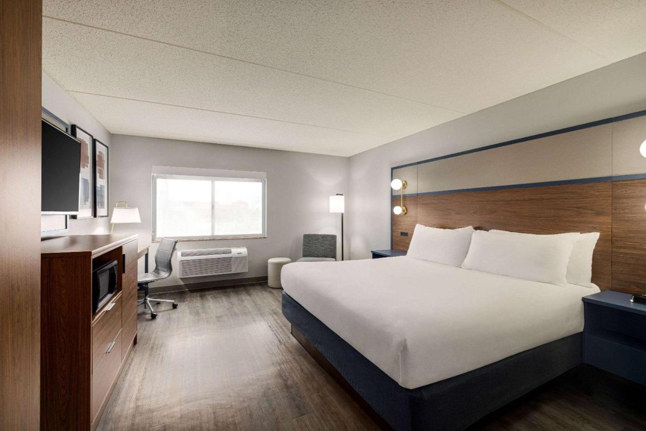 King Room - Non-Smoking at Americinn by Wyndham Lincoln South